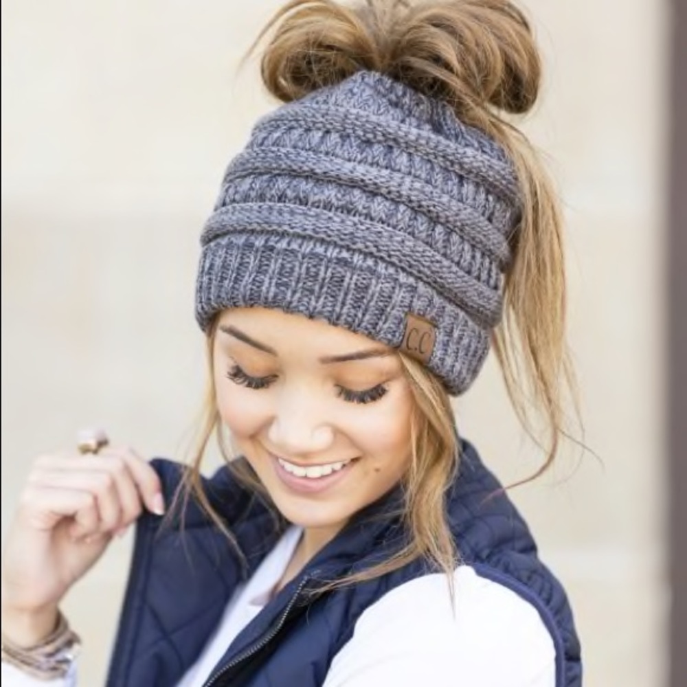 Messy bun C.C beanie